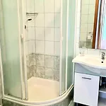 Tiha Sea شقة *