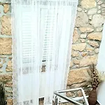 Tiha Sea شقة