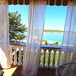 Tiha Sea