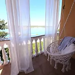Tiha Sea *