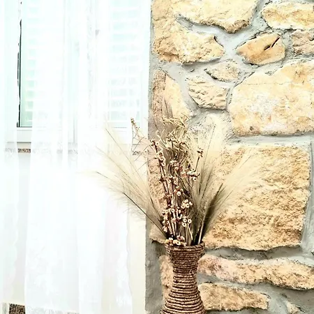 Tiha Sea Apartment