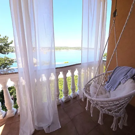 Tiha Sea *