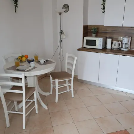 Tiha Sea Apartment *