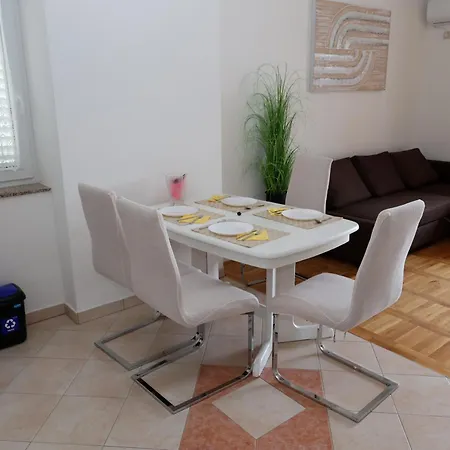 Apartment Tiha Sea
