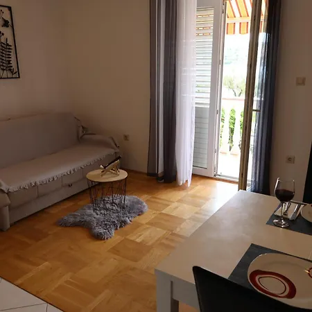 Apartment Tiha Sea