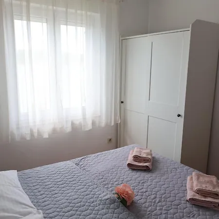 Tiha Sea Apartment